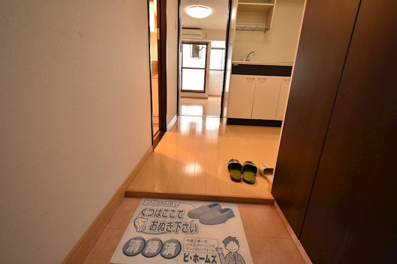 ワースヴィラ 玄関
