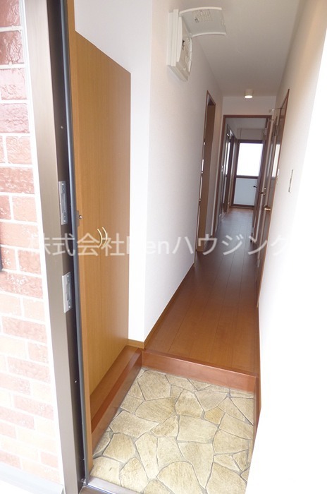 ウィルモア夷山 玄関