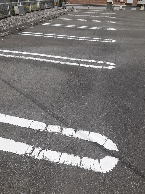 クラール名東　Ａ 駐車場