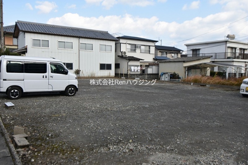 クイーンハイツ 駐車場
