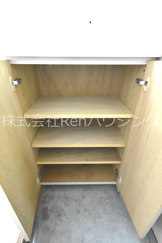 シティハイツ助任 収納