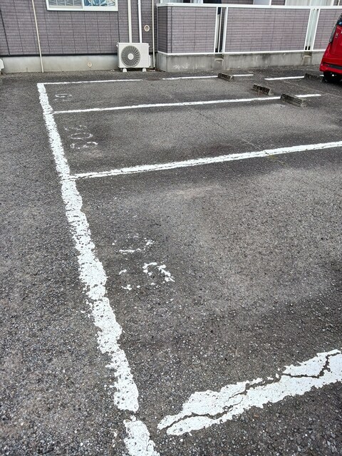 ロイヤル雑賀 駐車場