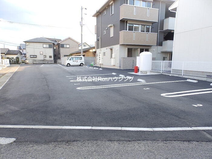 ラフィーナ 駐車場