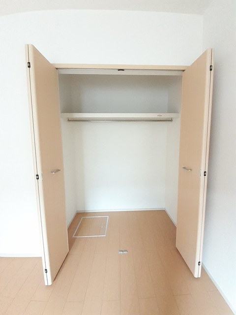 ストロベリーガーデンＢ 収納