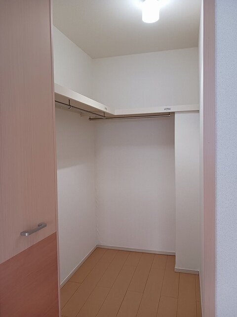 レヴェランスＢ 収納