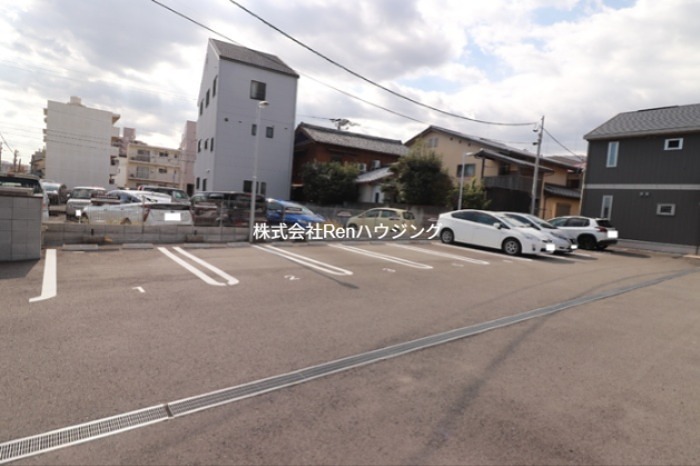 グリーンリバティー新蔵 駐車場