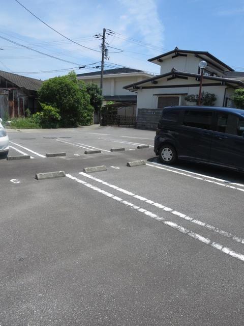 ベルメゾン法花 駐車場