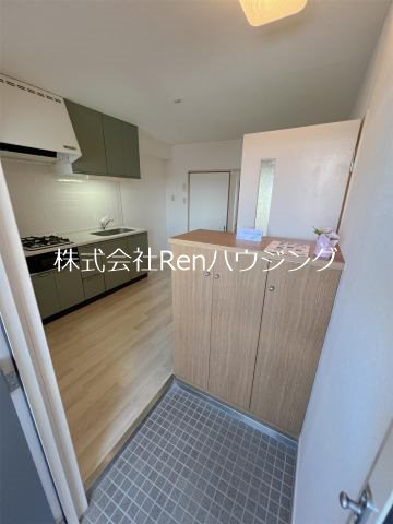 ソレイユ１番館 玄関