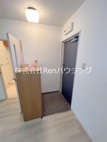 ソレイユ１番館 玄関