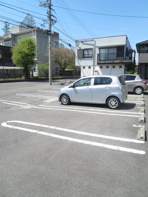 メゾンＳａｋａｋｉ 駐車場