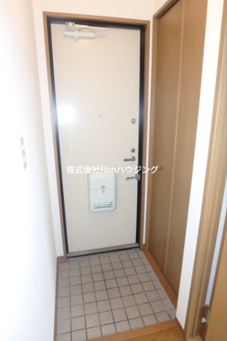 ルミナス山城 玄関