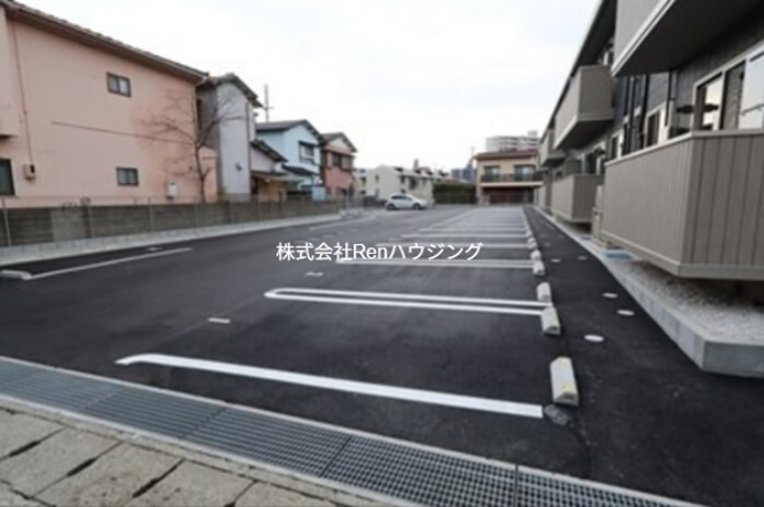 オリエンタルコート南田宮 駐車場
