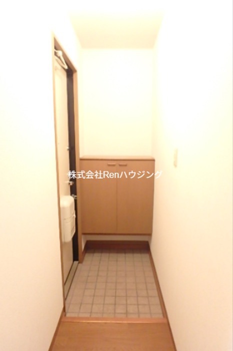 ルミナス山城 玄関
