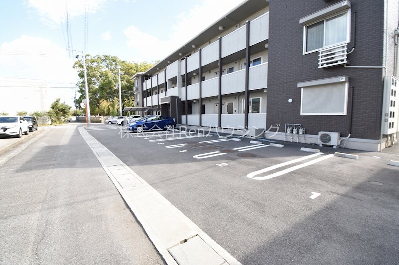 グランツ 駐車場
