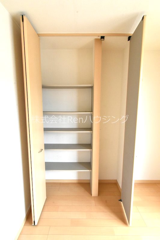 ヴィラージュマルイB棟 収納