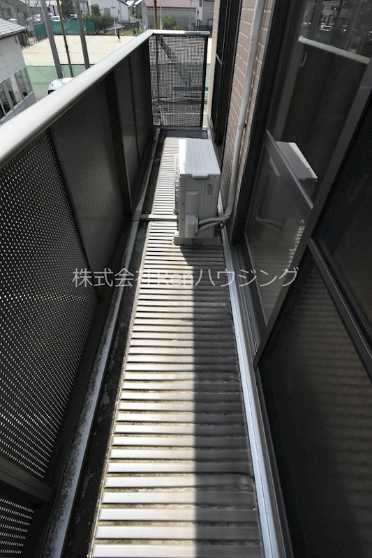 ヴィラージュマルイB棟 ベランダ