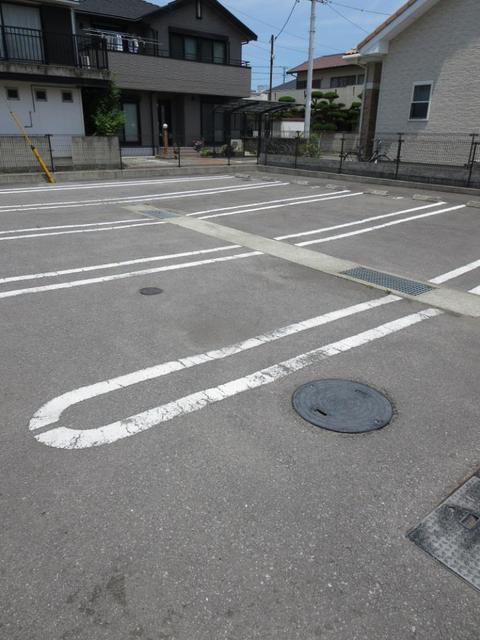 メゾンＳａｋａｋｉ 駐車場