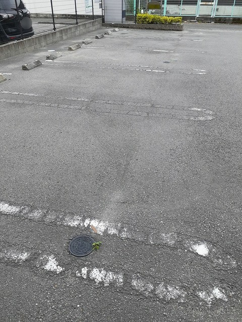クローバーガーデン 駐車場