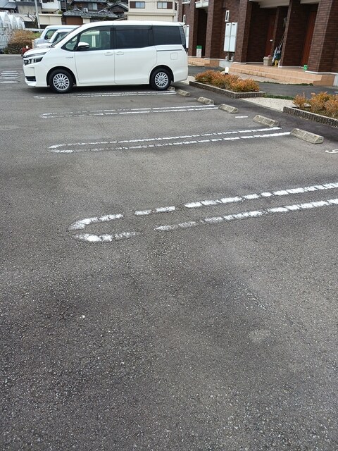 ワンピース 駐車場