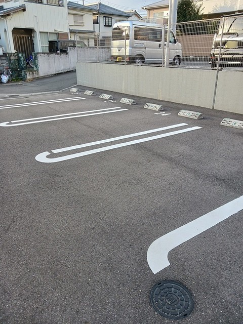 ボヌールメゾンＢ 駐車場