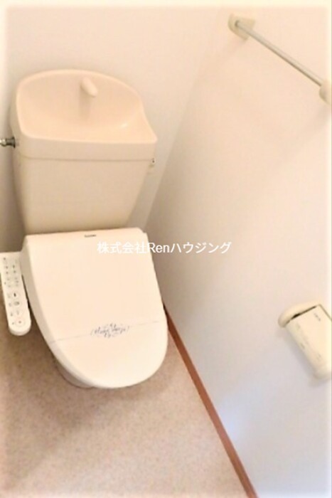 ファミール三軒屋 トイレ