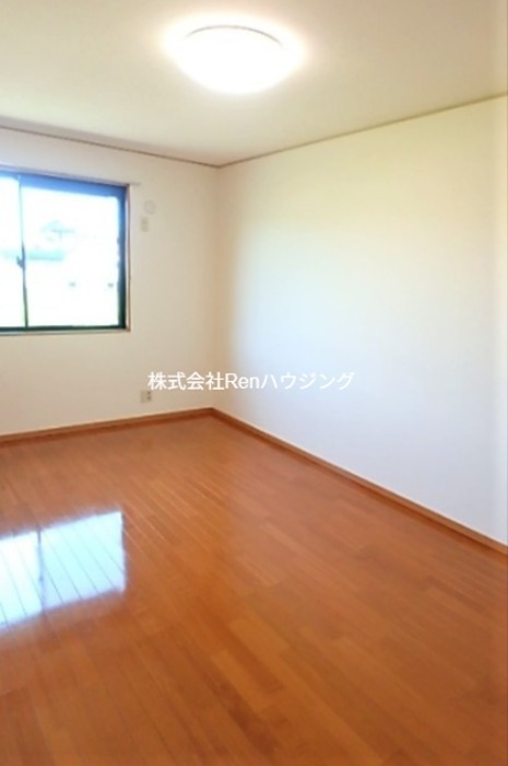 ファミール三軒屋 その他