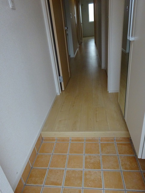 ロータス南島田Ｅ 玄関