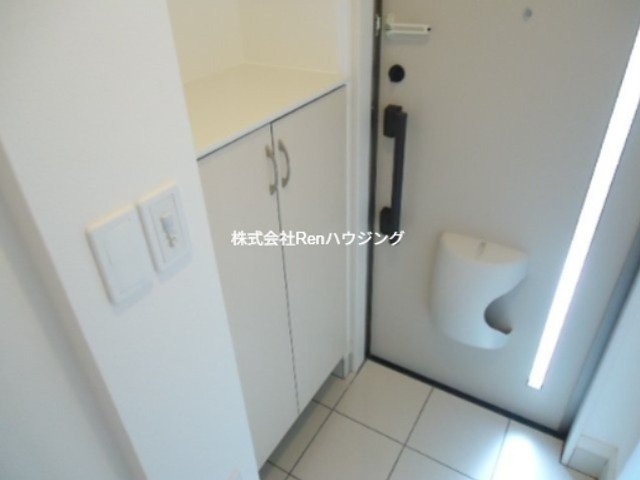 ネスト応神  玄関