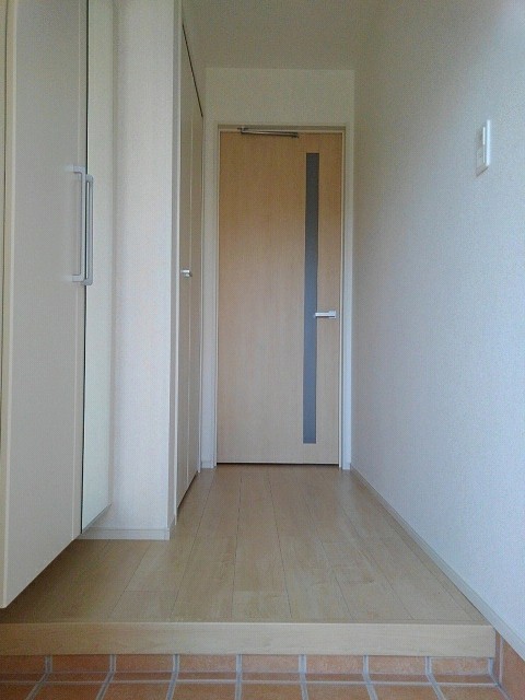 ロータス南島田Ｂ 玄関