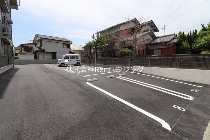 フィオーレ南二軒屋 駐車場