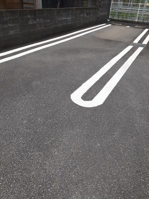 パピヨン 駐車場