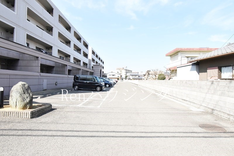 グランコート鈴の宮 駐車場