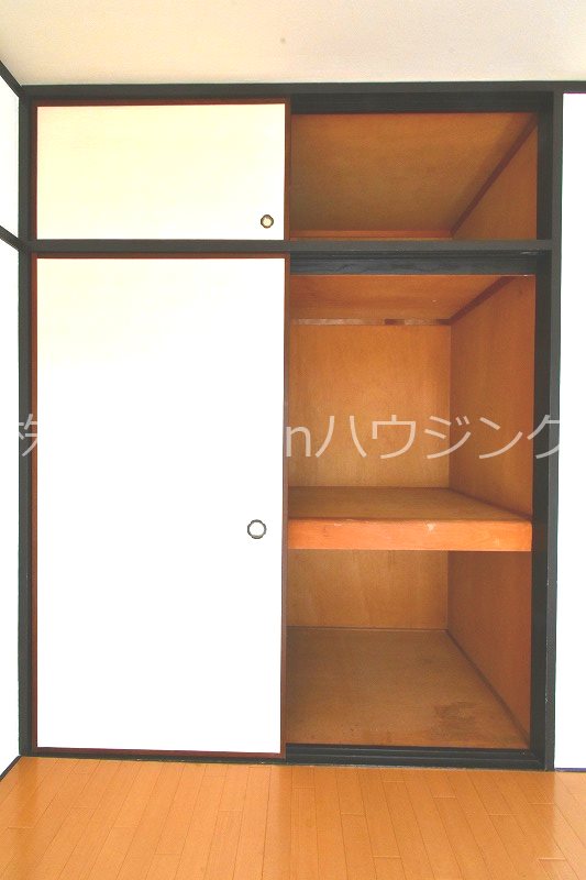 八万レジデンス 収納