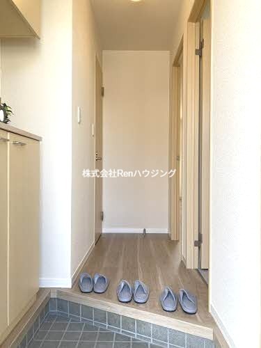 ハイネス国府　 玄関