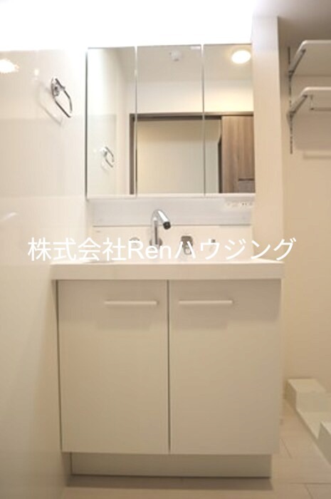 エムフルージュ 洗面所