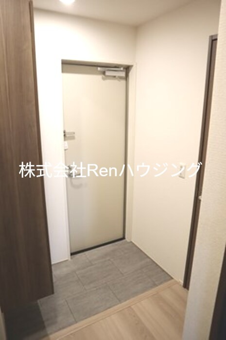 エムフルージュ 玄関