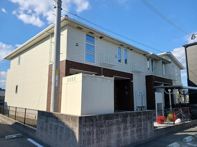 エストレージャ 外観