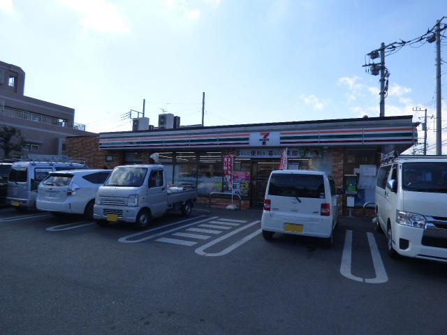 メゾンドオゼキ コンビニ