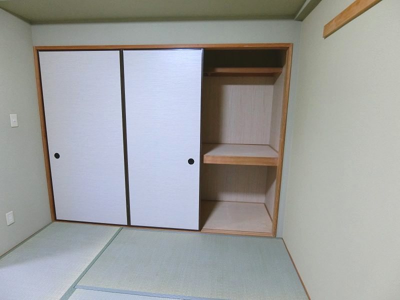タカーラ・ハーヴェスト壱番館 収納