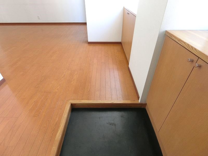 秋山ビル 玄関