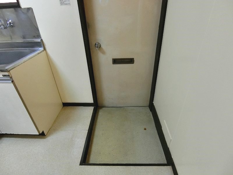 石戸荘   玄関