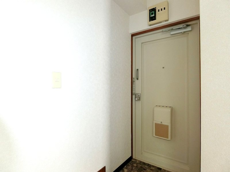 クローバー上野 玄関