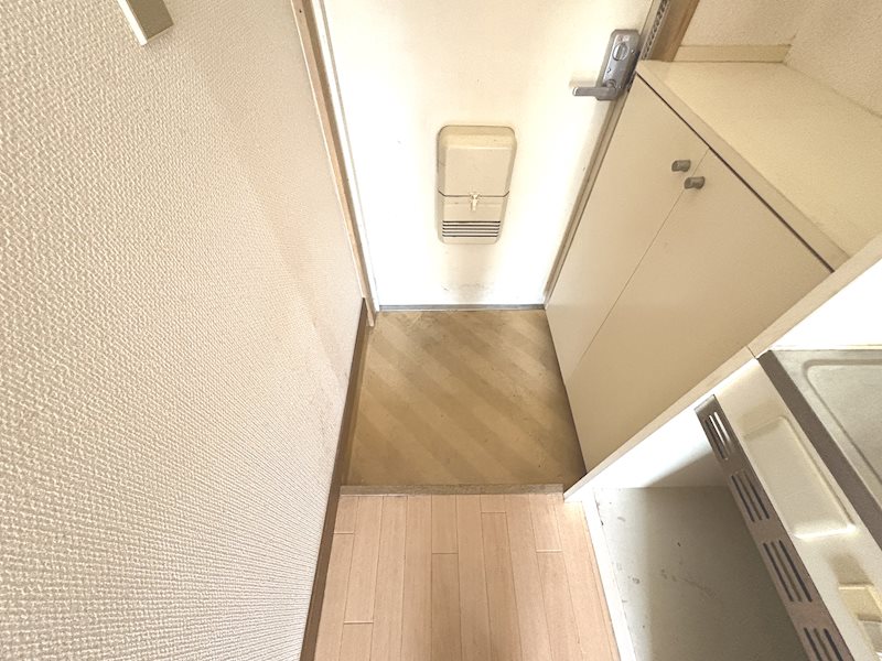 フジビル 玄関