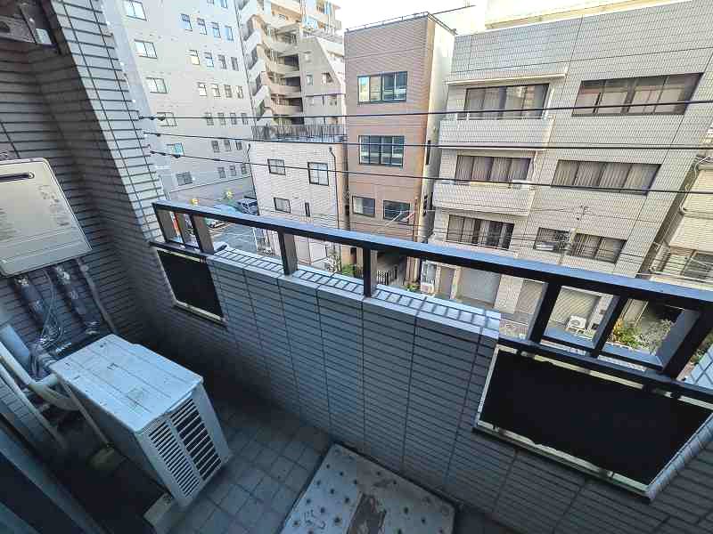 FIRSTSTAGE ASAKUSA BUILDING ベランダ