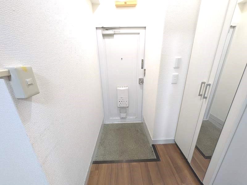 ラ・プリエ 玄関