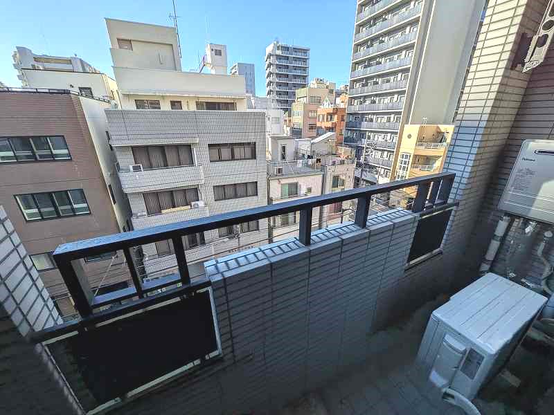 FIRSTSTAGE ASAKUSA BUILDING ベランダ