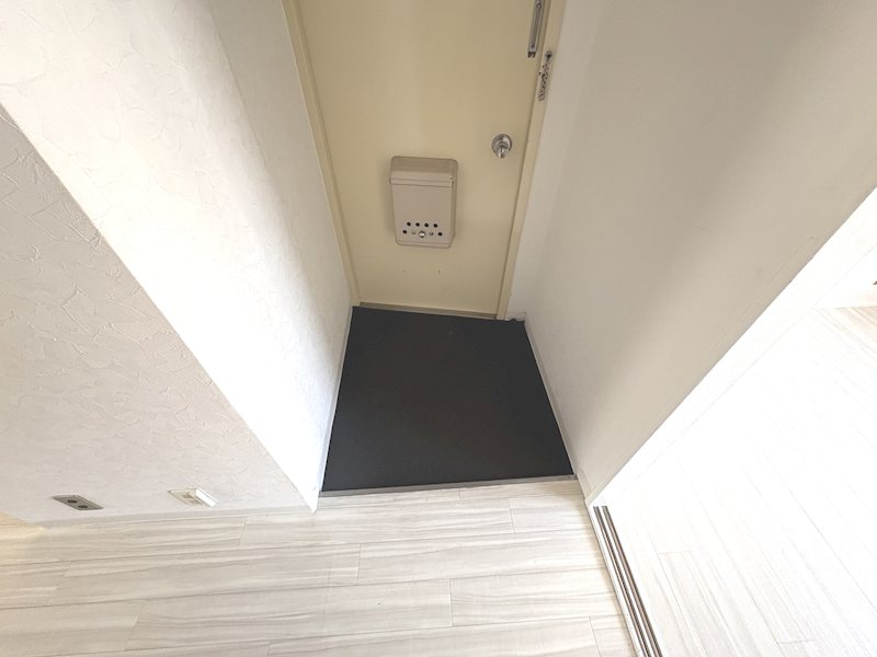 パール仲町マンション 玄関