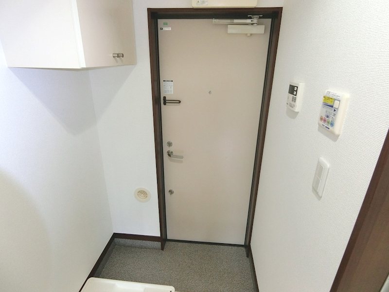 マ・ピエス東生田弐番館   玄関