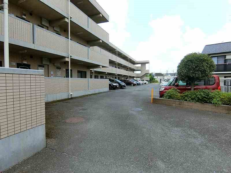 タカーラ・ハーヴェスト壱番館 駐車場