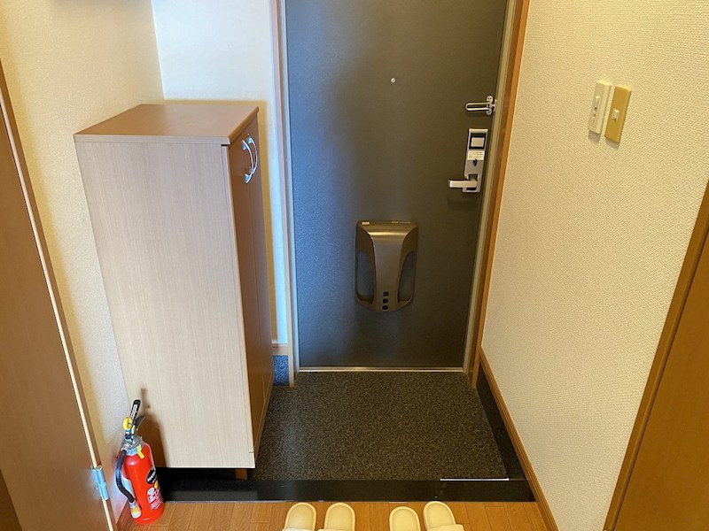アドバンス・エム 玄関